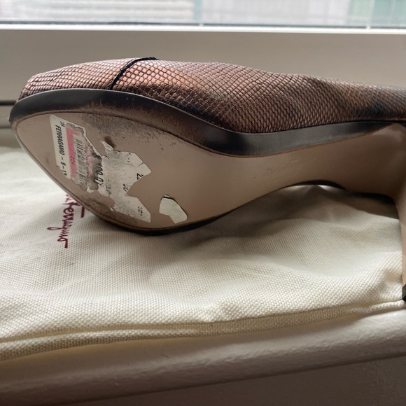 Salvatore Ferragamo - Peep Toe Platform Pump Heels Metallic Brown 8b - Picture 13 of 16